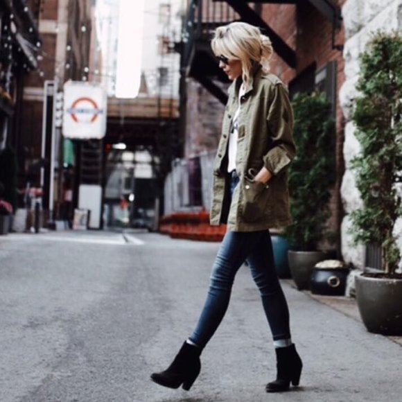 Frye Essa Black Leather Everyday Fall/Winter/Spring Classic Heeled Ankle Booties - Picture 8 of 16